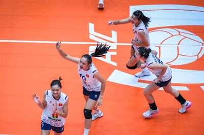 Tuyển bóng chuyền U18 nữ Việt Nam thắng 1 set trước Trung Quốc