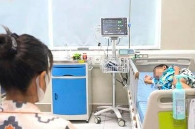 Bé trai 6 tuổi nguy kịch khi đi học bơi, bác sĩ cảnh báo sai lầm chết người tại bể bơi công cộng
