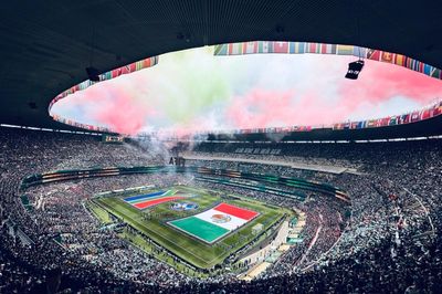 Anh - Mexico: Tam sư vượt ải Estadio Azteca