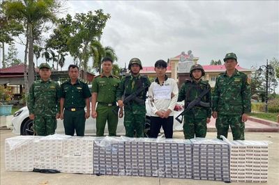 Bắt giữ đối tượng vận chuyển hàng nhập lậu trên tuyến biên giới