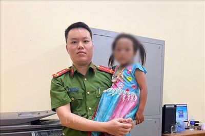 Bắt giữ đối tượng trốn truy nã về tội mua bán hàng cấm