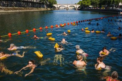 Từ 'dòng sông chết' đến bãi tắm giữa lòng Paris: Hành trình hồi sinh hơn 1 tỷ euro của sông Seine