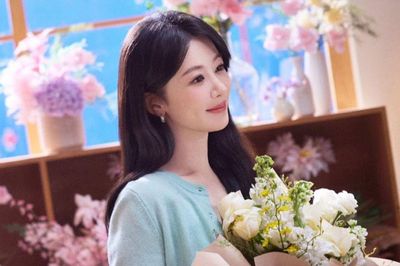 Dương Tử được khen trẻ đẹp sau khi đón nhận tin mừng