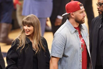 Đám cưới Taylor Swift và Travis Kelce: Khách mời bị thu điện thoại, nhân viên chụp lén lập tức mất việc
