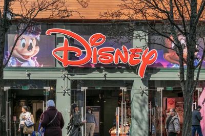 Midjourney phản công Hollywood: Yêu cầu Disney, Universal và Warner Bros. công khai cách tự sử dụng AI