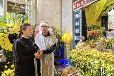 Hội LHPN tỉnh Thanh Hóa viếng Anh hùng Ngô Thị Tuyển