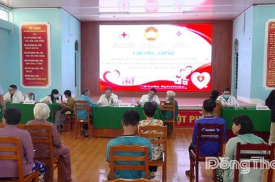 Xã Mỹ An Hưng: Chương trình khám bệnh, cấp phát thuốc miễn phí và trao quà cho người nghèo