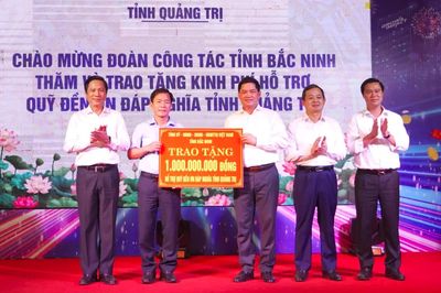 Đoàn công tác tỉnh Bắc Ninh tri ân các anh hùng liệt sĩ tại Quảng Trị