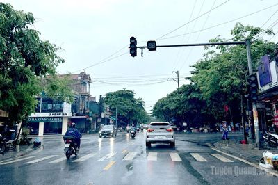 Cần sớm khôi phục hoạt động đèn tín hiệu giao thông trên Quốc lộ 2