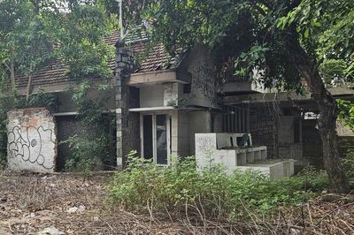 Đảo qua những khu cỏ úa rêu phong nơi 'đất vàng' TP Hồ Chí Minh