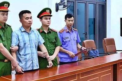Vụ việc 140 điểm 10 Toán tại Tuyên Quang: Công an bắt tạm giam một giáo viên