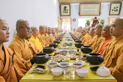 Ý nghĩa Quá đường (過堂): Từ bữa cơm thiền môn đến con đường giải thoát