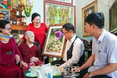 Tri ân Anh hùng Lực lượng vũ trang nhân dân Phạm Thị Bay
