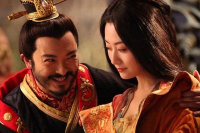 Người xưa nói: 'Đàn ông lõm, đàn bà lồi, không góa phụ cũng lẻ loi', lõm và lồi là thứ gì?