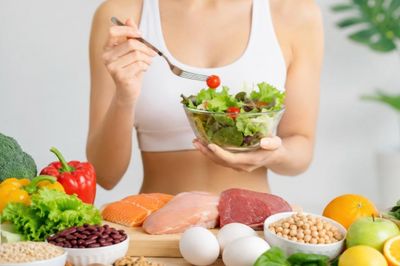5 dưỡng chất thiết yếu phụ nữ cần bổ sung khi cắt giảm calo để giảm cân