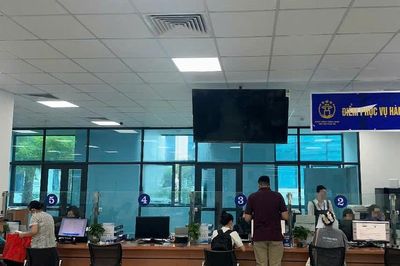 Trung tâm phục vụ hành chính công Hà Nội yêu cầu mở cửa toàn bộ điểm dịch vụ công sáng thứ Bảy