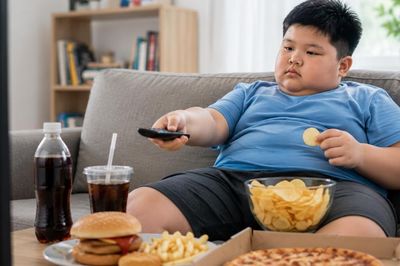 Phòng chống thừa cân, béo phì ở trẻ em, nên bắt đầu từ đâu?