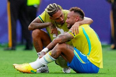 'Tôi đã cố gắng hết sức' - Neymar nghẹn ngào giã từ đội tuyển Brazil ở tuổi 34