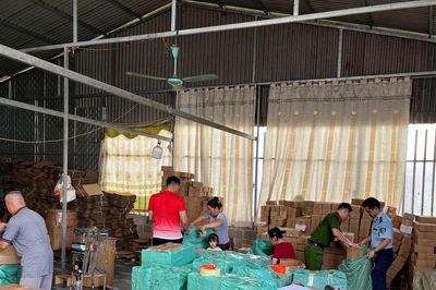 Khởi tố đối tượng sản xuất, buôn bán trà giả