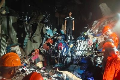 Ấn Độ: Tòa nhà đổ sập giữa trận mưa lớn, 6 người thiệt mạng
