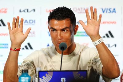 Ronaldo đáp trả nhà báo Brazil trước đại chiến Tây Ban Nha