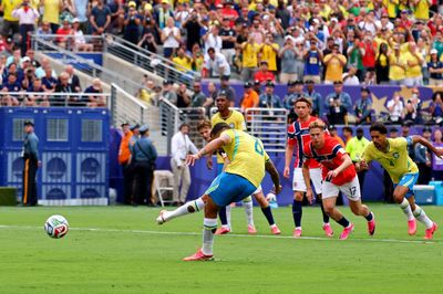 Brazil đã sai khi để Bruno đá phạt đền