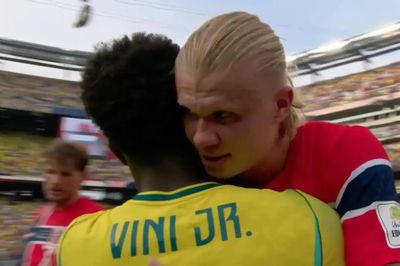 Cái ôm gây bão mạng của Haaland và Vinicius