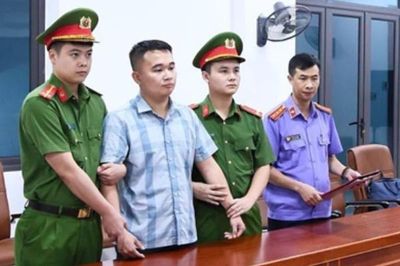 Phê chuẩn bắt khẩn cấp giáo viên Trường THPT chuyên Tuyên Quang vụ điểm thi