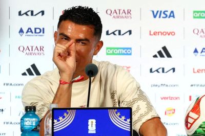 Ronaldo 'gây sự' với phóng viên ở World Cup