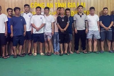 Khởi tố 16 đối tượng trong đường dây cá độ bóng đá hơn 100 tỉ đồng