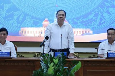 Phó Thủ tướng Thường trực Phạm Gia Túc làm việc với TPHCM về thúc đẩy tăng trưởng và giải ngân đầu tư công