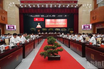 Thành phố Hồ Chí Minh bàn nhiều giải pháp để đạt tăng trưởng 2 con số