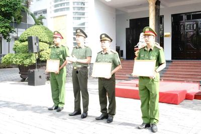 Công an thành phố Đà Nẵng biểu dương các tập thể, cá nhân có thành tích xuất sắc trong công tác, chiến đấu