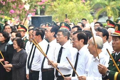 Lãnh đạo Đảng, Nhà nước và TPHCM dâng hoa, dâng hương tưởng niệm Cố Tổng Bí thư Trần Phú cùng các Anh hùng liệt sĩ