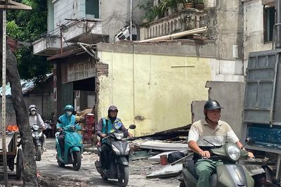 [GALLERY] 'Con ngõ đau khổ' 381 Nguyễn Khang trước ngày thay da đổi thịt