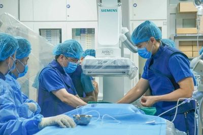Phát hiện hiếm gặp đột quỵ kép ở người phụ nữ 68 tuổi