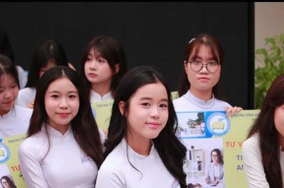 Hành trình 'làm lại' và những bảng điểm vượt kỳ vọng của học viên hệ GD thường xuyên