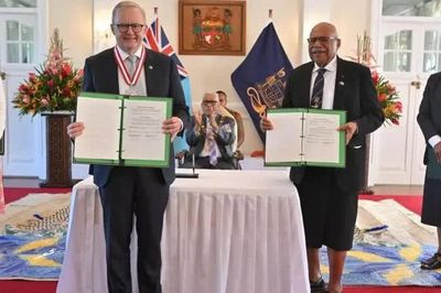 Australia-Fiji ký kết hiệp ước ràng buộc nghĩa vụ phòng thủ chung