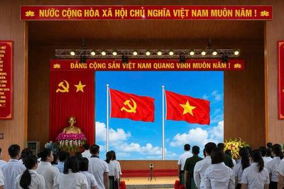 Các xã, phường tại Lào Cai đồng loạt tổ chức lễ chào cờ và sinh hoạt tư tưởng dưới cờ