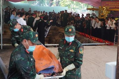 Hài cốt liệt sĩ đầu tiên tìm thấy ở Công viên Lê Thị Riêng: Còn giữ nguyên quyết định điều động của đơn vị