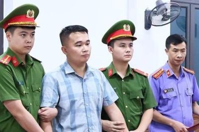 Điểm thi bất thường tại Tuyên Quang: Giữ khẩn cấp thầy giáo để tránh tẩu tán tài liệu, xóa bỏ dấu vết