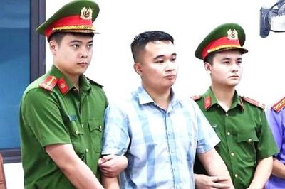 Phê chuẩn lệnh bắt khẩn cấp nam giáo viên trong vụ điểm Toán cao bất thường ở Tuyên Quang
