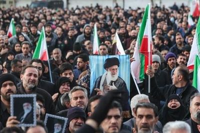 Hàng triệu người Iran tham dự lễ tang cố Lãnh tụ tối cao Ali Khamenei