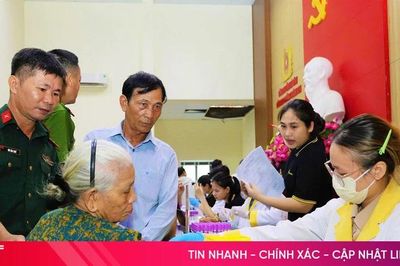 Vượt đường xa về Hà Tĩnh gửi hy vọng vào mẫu ADN