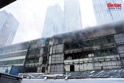 Cháy lớn tại siêu thị điện máy ở Hà Đông, Hà Nội
