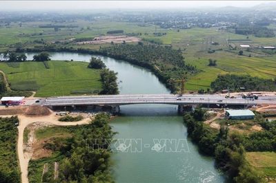 Giải quyết tình trạng 'lệch pha' tiến độ giữa cầu và đường dẫn