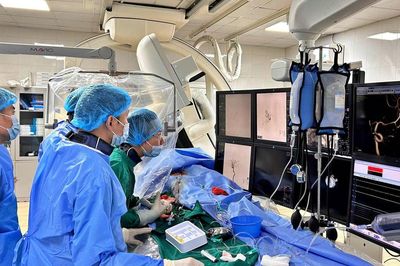 Đau đầu kéo dài, người phụ nữ phát hiện 'quả bom' nổ chậm trong não