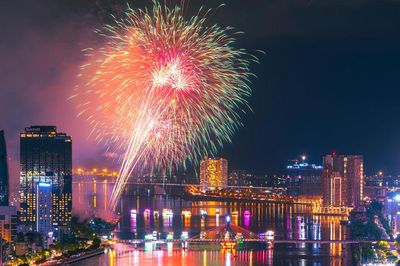 Lấp lánh thương hiệu 'thành phố pháo hoa'