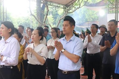Phường Lào Cai tổ chức dâng hương và thực hiện lấy mẫu hài cốt liệt sĩ phục vụ giám định ADN