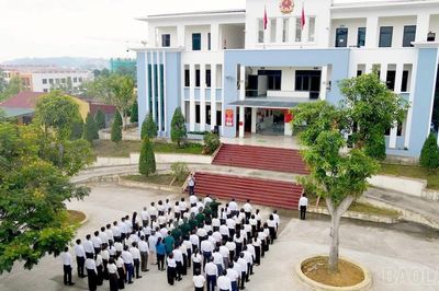 Lào Cai: Khởi đầu nếp sinh hoạt tư tưởng từ lễ chào cờ đầu tháng